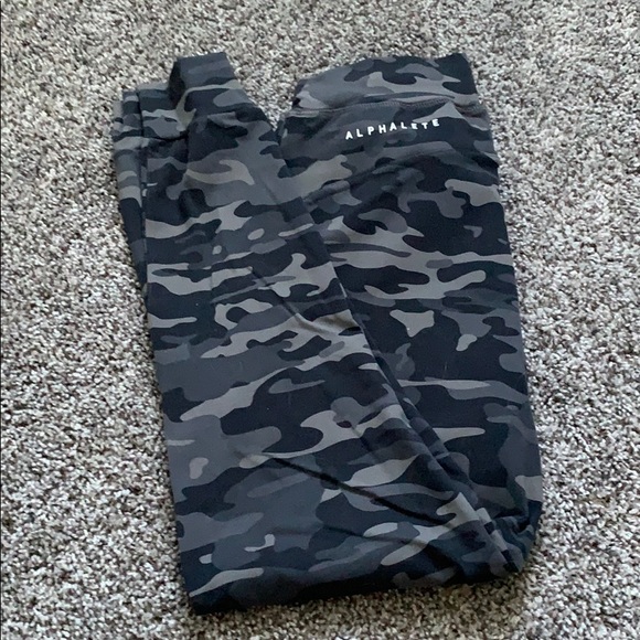Alphalete Pants - Alphalete Camo Jogger